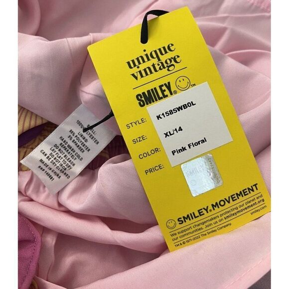 Ladies XL 14 Pink Ruffle Shorts Belted Yellow Smiley Daisy Flower Lined NWT - Picture 3 of 4